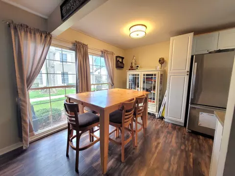 Dining - 1667 Valley Forge Ct #B, Wheaton, IL 60189 photo 1 of 1