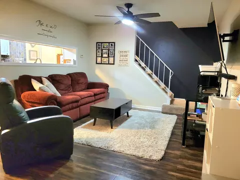Living - 1667 Valley Forge Ct #B, Wheaton, IL 60189 photo 2 of 4