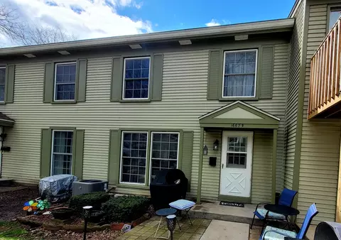Exterior - 1667 Valley Forge Ct #B, Wheaton, IL 60189 photo 1 of 2