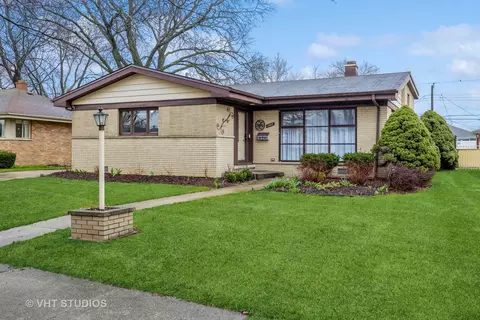 10665 Fairfield St, Westchester, IL 60154