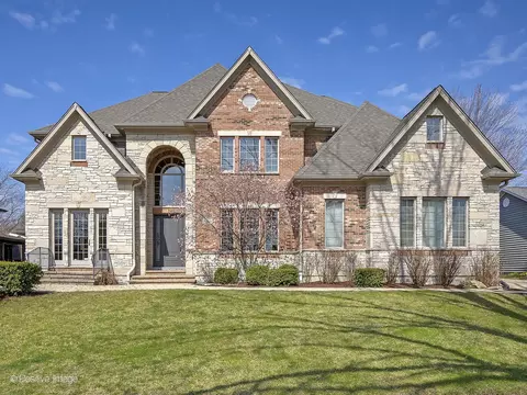1129 Summit Hills Ln, Naperville, IL 60563