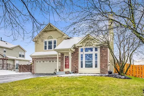 1731 Copperfield Ln, Crystal Lake, IL 60014