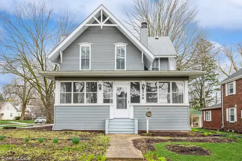 226 N Sleight St, Naperville, IL 60540