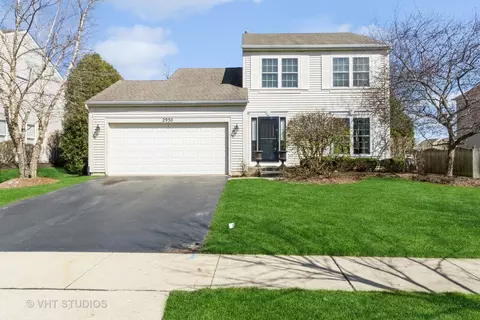 2930 Deerpath Ln, Carpentersville, IL 60110