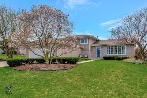 511 Jaquays St, Lockport, IL 60441