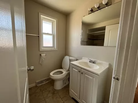 Bath - 11514 S Ada St, Chicago, IL 60643 photo 1 of 1