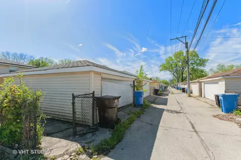 Exterior - 11514 S Ada St, Chicago, IL 60643 photo 2 of 5