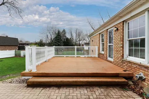 Exterior - 707 Bradley Dr, Bloomington, IL 61701 photo 3 of 5