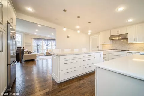 Kitchen - 2705 Harrison St, Glenview, IL 60025 photo 3 of 3