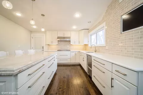 Kitchen - 2705 Harrison St, Glenview, IL 60025 photo 2 of 3