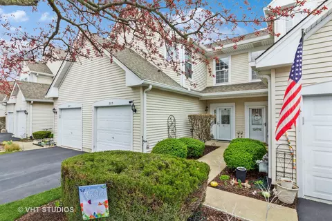 305 Oxford Ct, Oswego, IL 60543