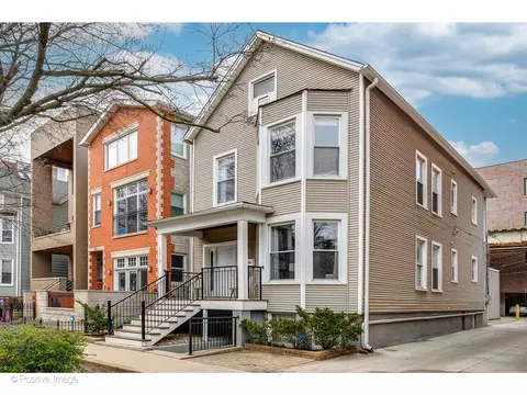 1718 W Roscoe St, Chicago, IL 60657