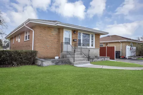 539 Iroquois Rd, Hillside, IL 60162