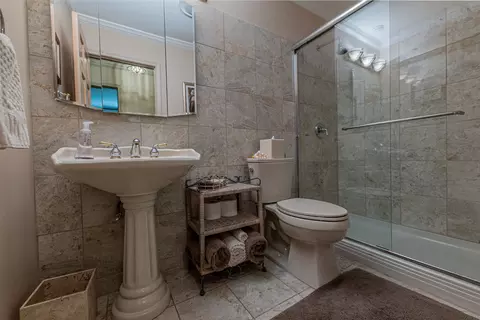 Bath - Undisclosed, Willowbrook, IL 60527 photo 4 of 6