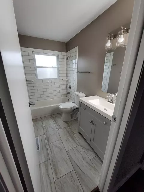 4309 Front Royal Dr, Mchenry, IL 60050 photo 12