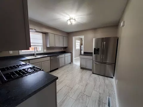 4309 Front Royal Dr, Mchenry, IL 60050 photo 7
