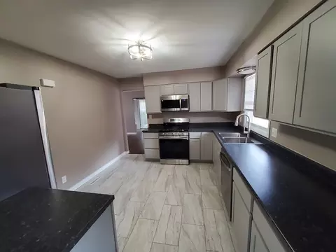 4309 Front Royal Dr, Mchenry, IL 60050 photo 8