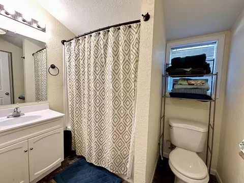520 Maple St, Weldon, IL 61882 photo 7