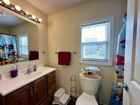 520 Maple St, Weldon, IL 61882 photo 8