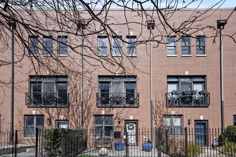 2806 W Dickens Ave, Chicago, IL 60647