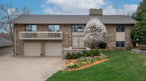 7 Shoshoni Trl, Lake Villa, IL 60046