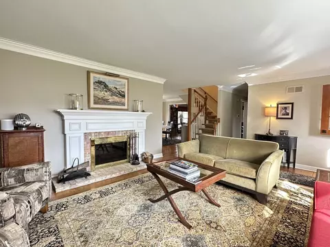 1117 E Forest Ave, Wheaton, IL 60187 photo 2