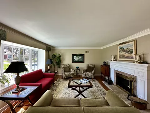 1117 E Forest Ave, Wheaton, IL 60187 photo 4