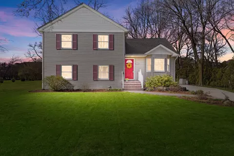 2420 College Rd, Downers Grove, IL 60516