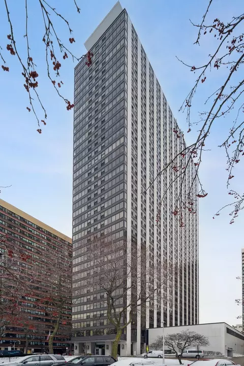 3150 N Lake Shore Dr #4F, Chicago, IL 60657