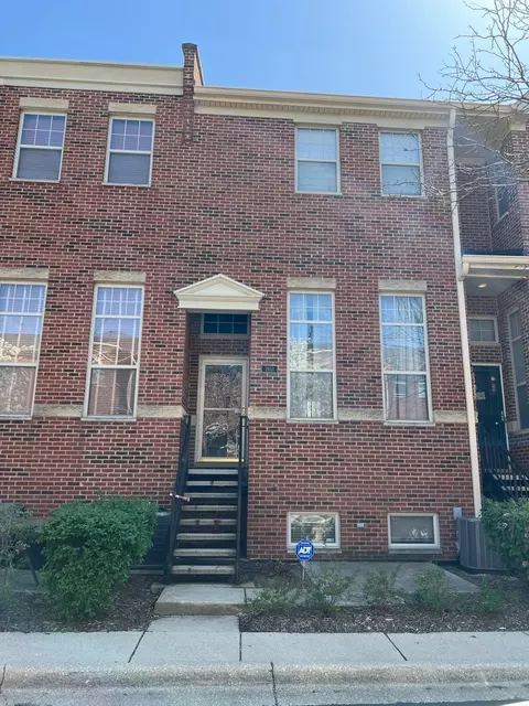 2653 W Melrose St, Chicago, IL 60618