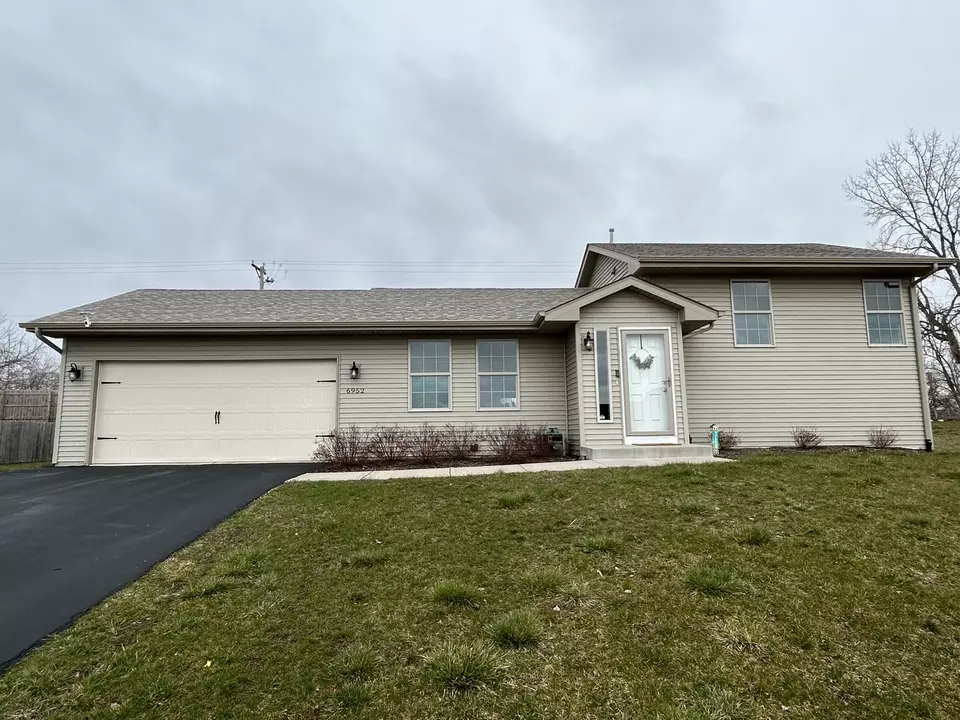 6952 Tupelo Rd, Loves Park, IL 61111 1 photo Movoto