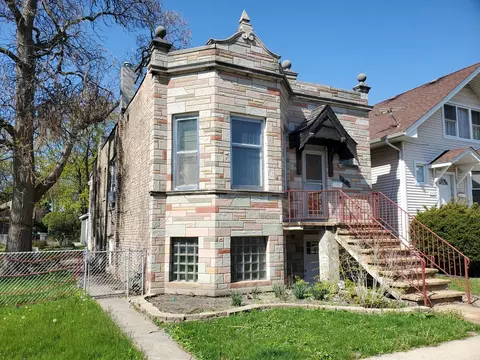 6541 27th St, Berwyn, IL 60402