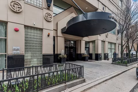 111 W Maple St #1007, Chicago, IL 60610