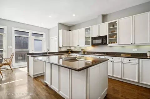Kitchen - 1549 W Jackson Blvd, Chicago, IL 60607 photo 1 of 7