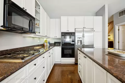 Kitchen - 1549 W Jackson Blvd, Chicago, IL 60607 photo 3 of 7