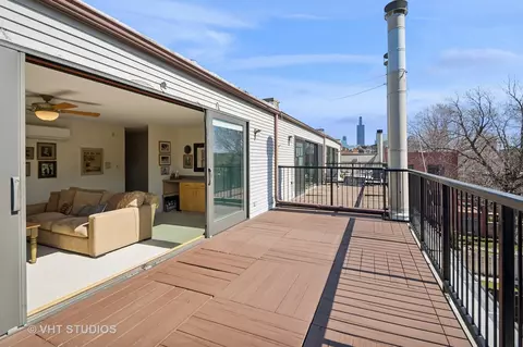 Exterior - 1549 W Jackson Blvd, Chicago, IL 60607 photo 3 of 8
