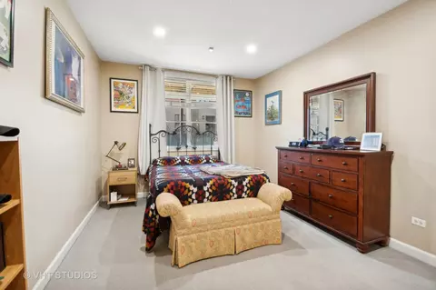 Bedroom - 1549 W Jackson Blvd, Chicago, IL 60607 photo 4 of 4