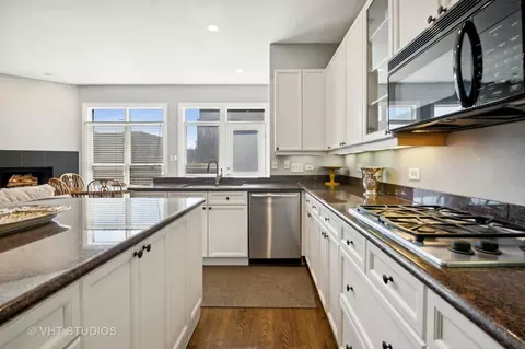 Kitchen - 1549 W Jackson Blvd, Chicago, IL 60607 photo 4 of 7