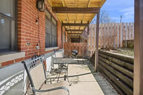 Exterior - 1549 W Jackson Blvd, Chicago, IL 60607 photo 5 of 8