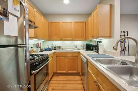 Kitchen - 1549 W Jackson Blvd, Chicago, IL 60607 photo 7 of 7