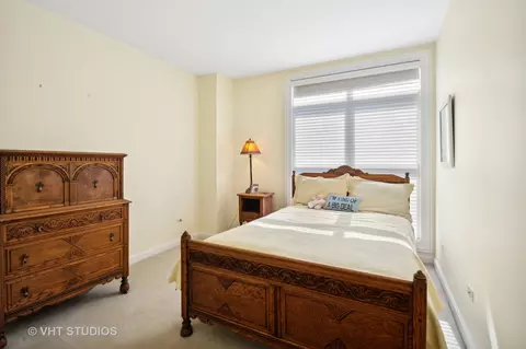 Bedroom - 1549 W Jackson Blvd, Chicago, IL 60607 photo 2 of 4