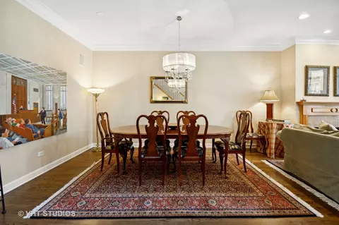 Dining - 1549 W Jackson Blvd, Chicago, IL 60607 photo 3 of 5