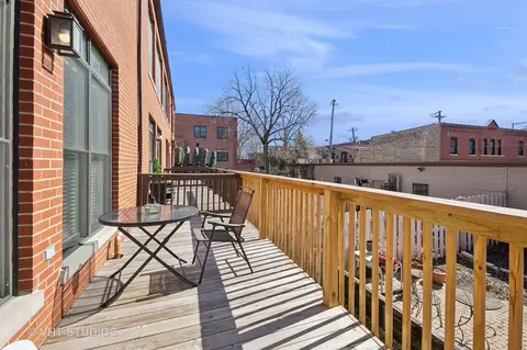 Exterior - 1549 W Jackson Blvd, Chicago, IL 60607 photo 2 of 8