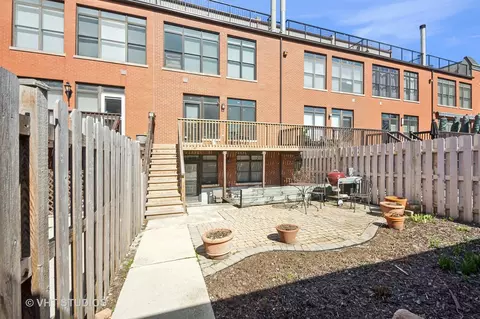 Exterior - 1549 W Jackson Blvd, Chicago, IL 60607 photo 6 of 8
