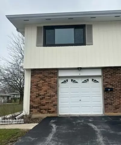 162 Quincy Ct #A, Bloomingdale, IL 60108