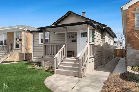 5709 N Mobile Ave, Chicago, IL 60646
