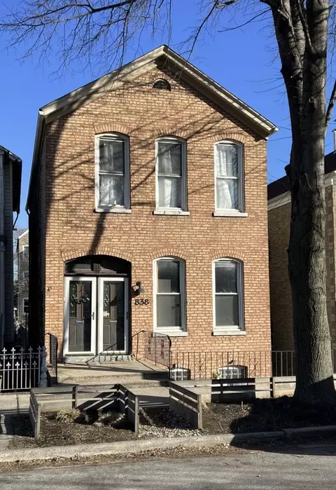 838 W 34th St, Chicago, IL 60608