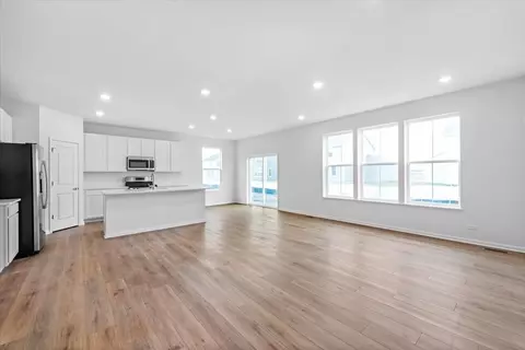 120 Sweetflag Cir, Elgin, IL 60124 photo 9