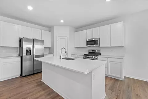 120 Sweetflag Cir, Elgin, IL 60124 photo 5