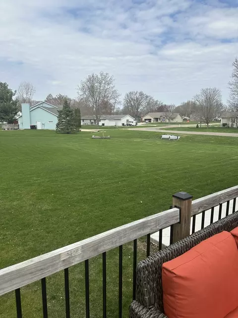 Exterior - 703 Elm St, Le Roy, IL 61752 photo 9 of 15